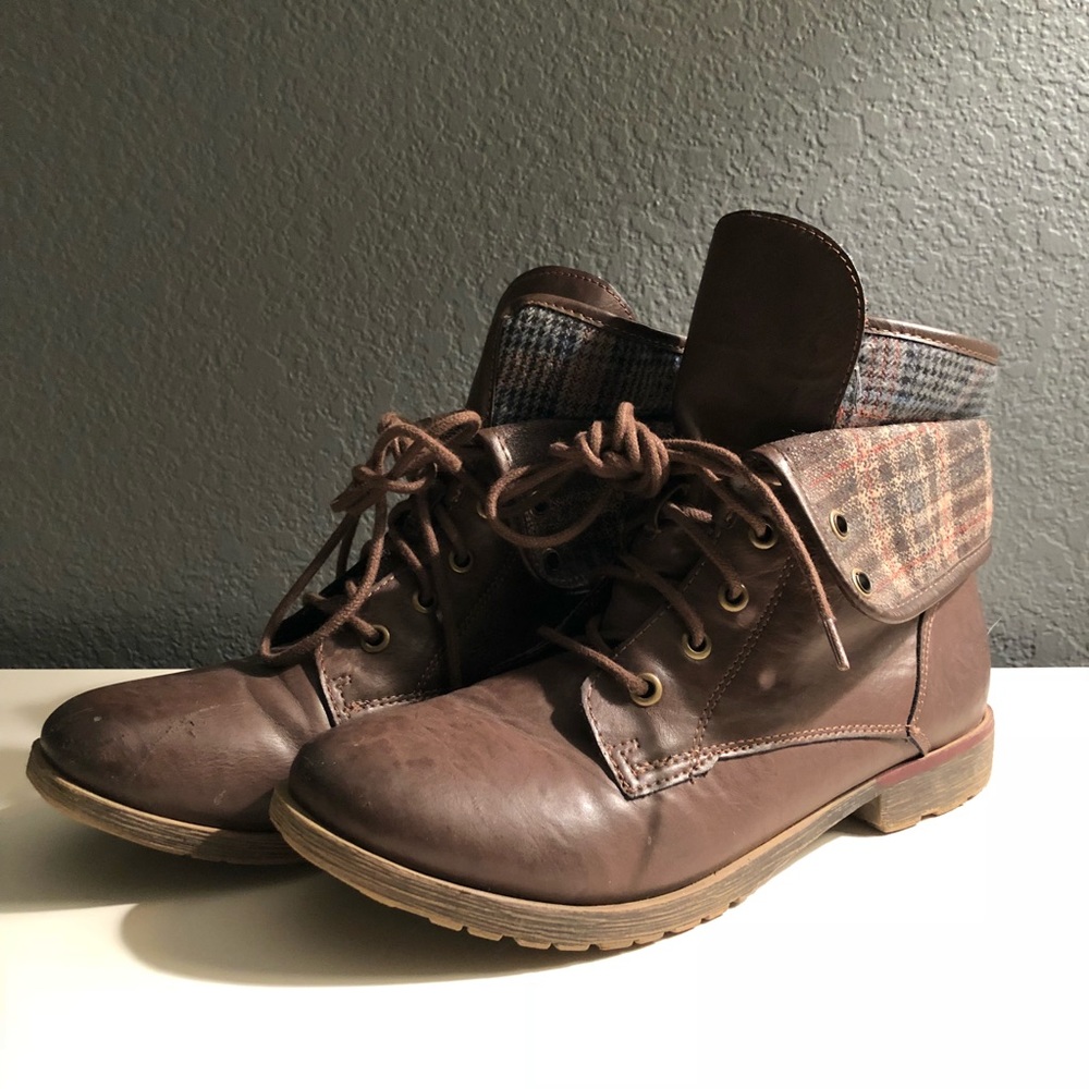 Brown boots